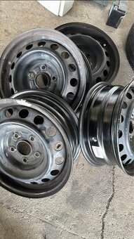TOYOTA 5 x 114,3 J6 ET39 R15 plechové disky (Toyota)