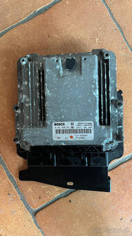 Prodám řídíci jednotku Opel Vivaro 1,6 CDTI ECU 237103888R -