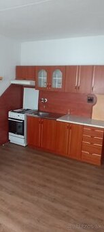 1izbovy 40m2.