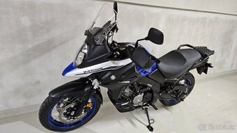 Suzuki V-Strom DL 650 XT ABS. rok 10/2023, najeto 7,9.t.km.