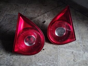 Zadné svetlá vnútorné VW Golf V
