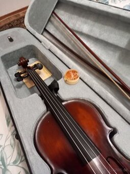 Predám staršiu voiolu s výbavou