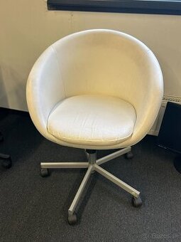 SKRUVSTA otočná stolička – Ysane biela (2ks)