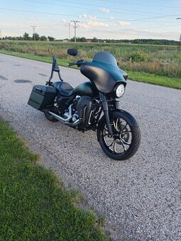 Harley Davidson street glide castum