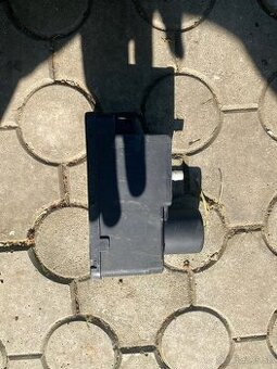 Kompresor na centrálne zamykanie Golf mk3