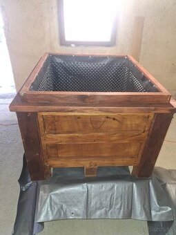 Ponúkam na predaj vyvýšený záhon