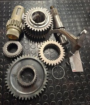 PREDAM KOLIESKA DO PREVODOVKY NA DOLOZENIE PREDNEHO NAHONU