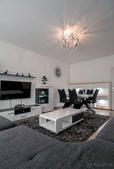 Nadštandardný 4izbový byť prerobený na veľkorysý 3izbový