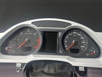 Audi a6c6 budíky naftové farebné