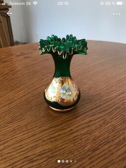 Vazicka z borskeho skla