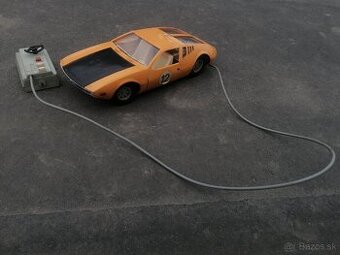 Predám starožitné auto na ovládanie Mangusta 1:12