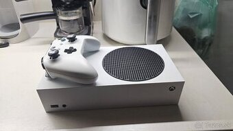Xbox Series S - 512GB , zachovalý, s joypadom