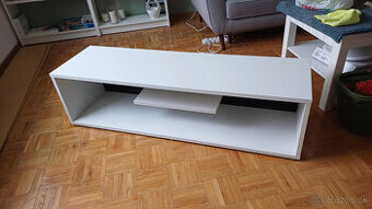 Stolík pod TV 140 cm