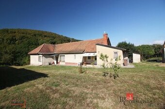 Rodinný dom na predaj s veľkým pozemkom, Kostoľany pod Tribe