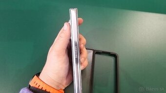 Samsung Galaxy Z Fold 5 - live demo unit - nejde signál
