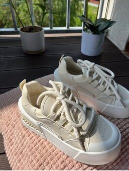 Trendy tenisky