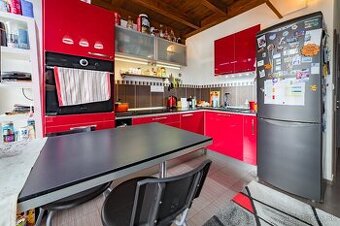 Na predaj štýlový 2-izbový byt s drevenou galériou