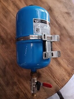Predám 5l expanzku na TÚV s držiakom a ventilom