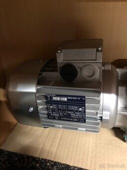 Elektromotor s prevodovkou - 1
