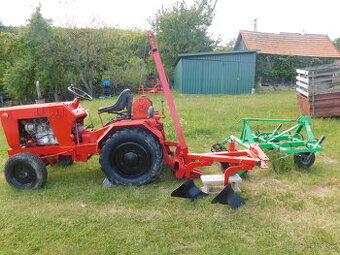 Predám malotraktor s príslušenstvom.