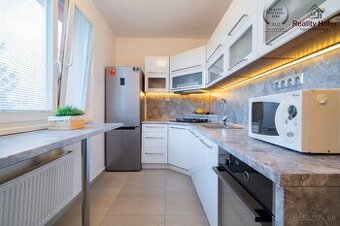 Veľký 2 izbový byt, 65m2, Šrobárova ul., Prešov