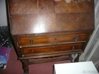 Starožitný písací stolík