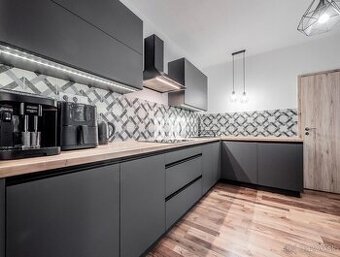 Rezervovaný- Nová ponuka- Veľký 3i byt- Balkón- Klimatizácia