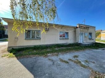 Na predaj budova iba 10km od Piešťan, obec Orešany - 1