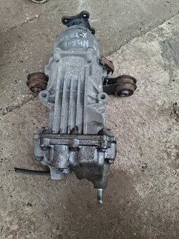 Zadný diferenciál Nissan X-Trail poškodený obal.