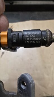 Vstrekovače 166008992R Renault,Dacia