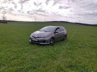 Toyota Auris Touring Sports