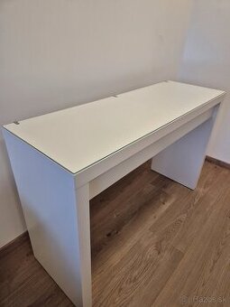 Stolík IKEA MALM