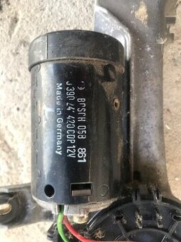 Motorček stieračov Mercedes W210