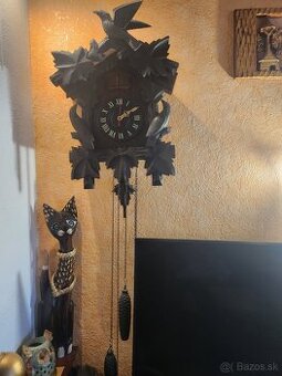 Drevené kukučkové hodiny
