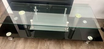 Skleneny stolik pod TV
