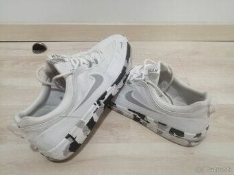 NIKE tenisky