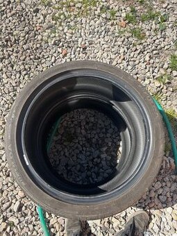 Gumy 235/40 R19 letne - 1