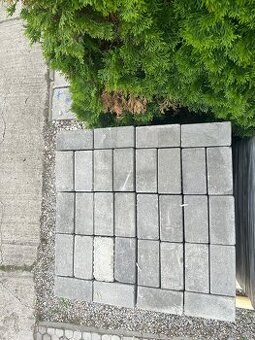 Zámkov a dlažba