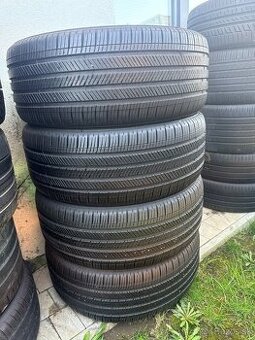 285/45 R22 Goodyear