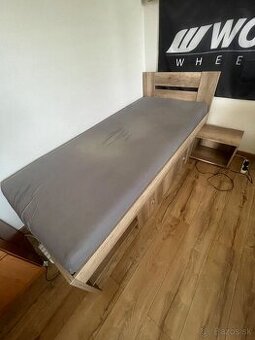 Postel vo farbe dub sonoma 200x90 jednolôžková s matracom