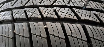 Predám 4ks skoro nové zimné 185/65r15-88T Barum