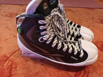 Brankárske korčule Reebok 20K, vel.11, užší, 1x použité