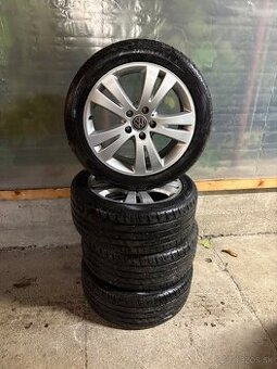 235/45 r17