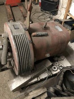 predam skrutkovy kompresor