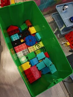 Predam Lego Duplo boxik s navyse kockami