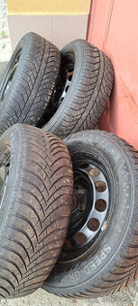 Letné + Zimné pneu na diskoch 205/60/R16 + puklice