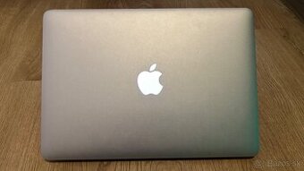 Predám MacBook Air 13 2017 + Magic Mouse + Magic Keyboard