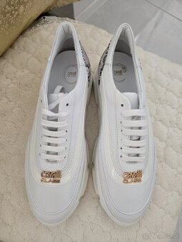 Nove botasky Cavalli class 39