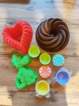 Formy na pečenie a chladenie