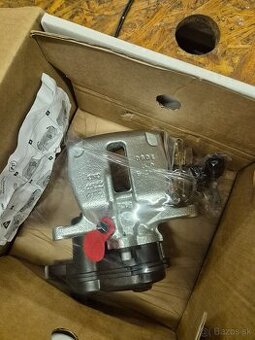 Zadny lavy  strmen Audi A4 B8